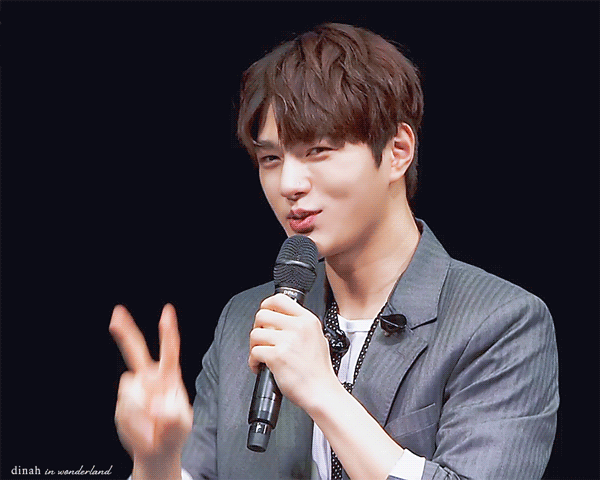 180908-JP-2nd-Fanmeeting-L01-P1.gif