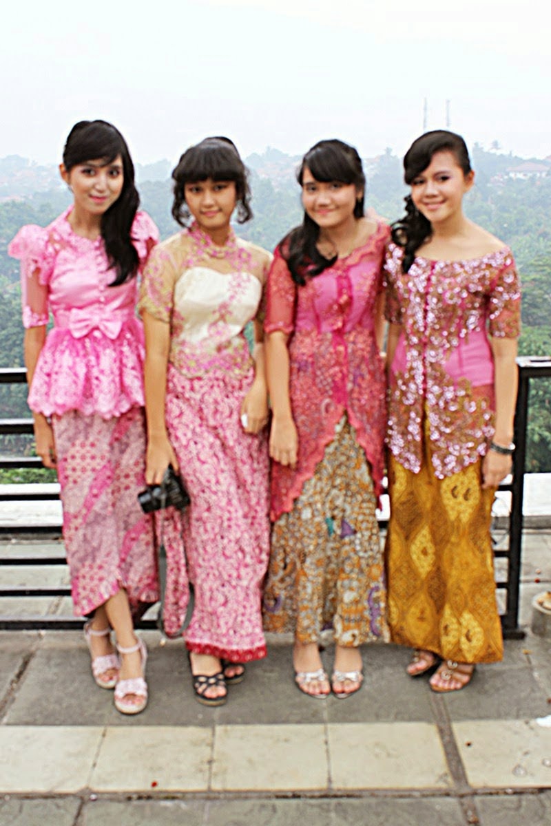 kebaya modern