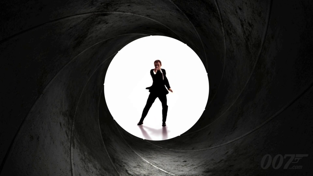 Filmy Khopdi Skyfall Movie Mistakes