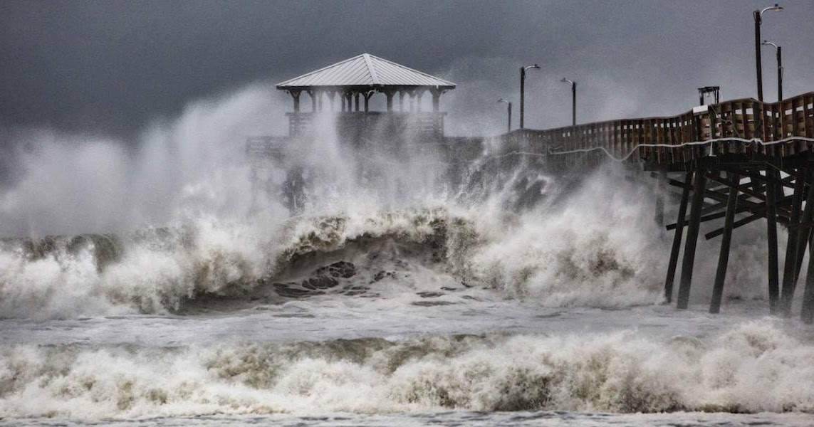 El huracán Florence toca tierra en Carolina del Norte VILLA