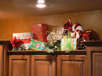 top of kitchen cabinet christmas decorating ideas