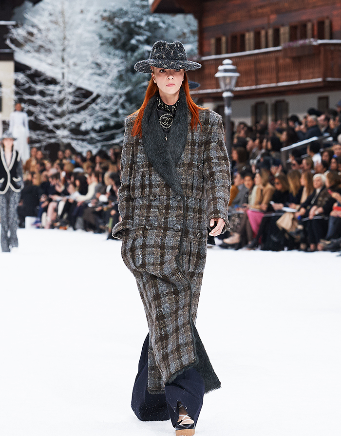 DESIGN and ART MAGAZINE: Karl Lagerfeld's Chanel Winter Wonderland