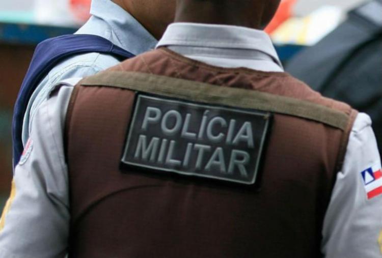 PM é encontrado morto dentro de casa em Salvador