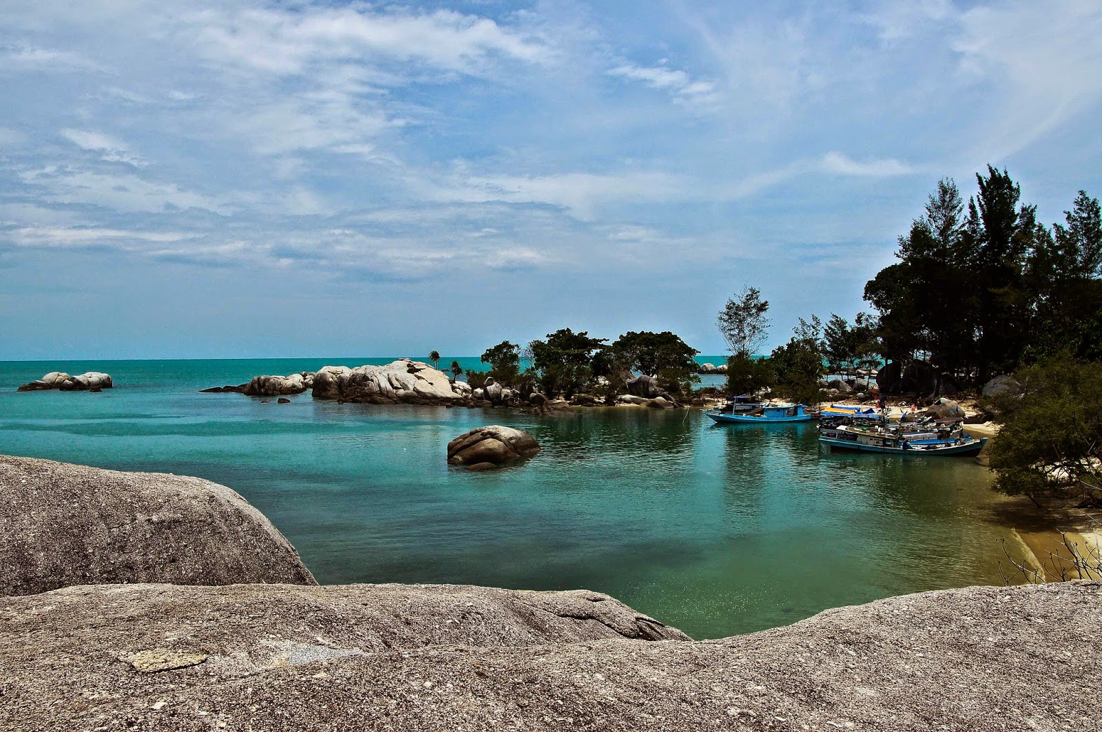  Pantai Penyabong Belitung