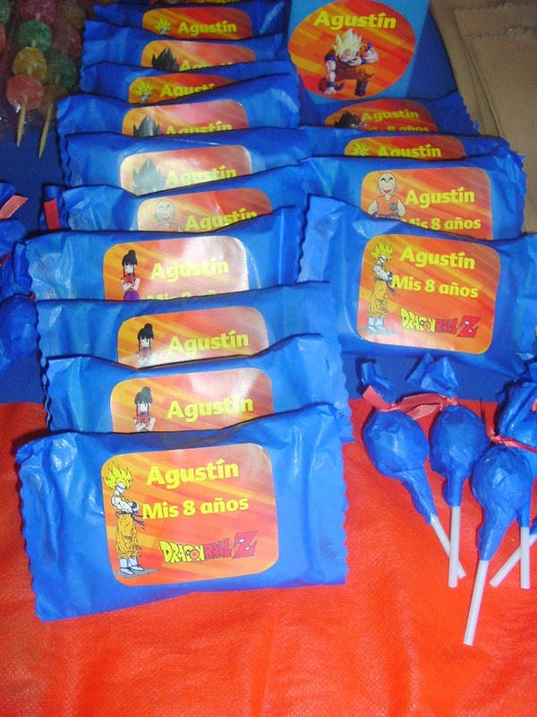 Carmín CANDY BAR DE DRAGON BALL Z