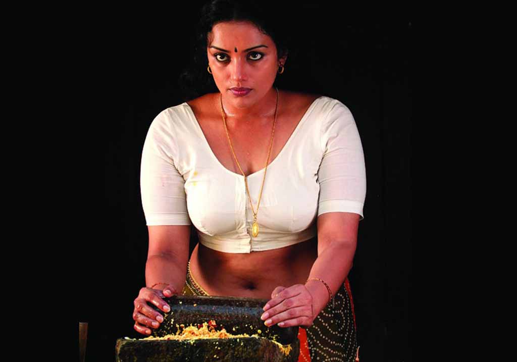 Shweta Menon is one of the hot actresses of Indian Cinema. 