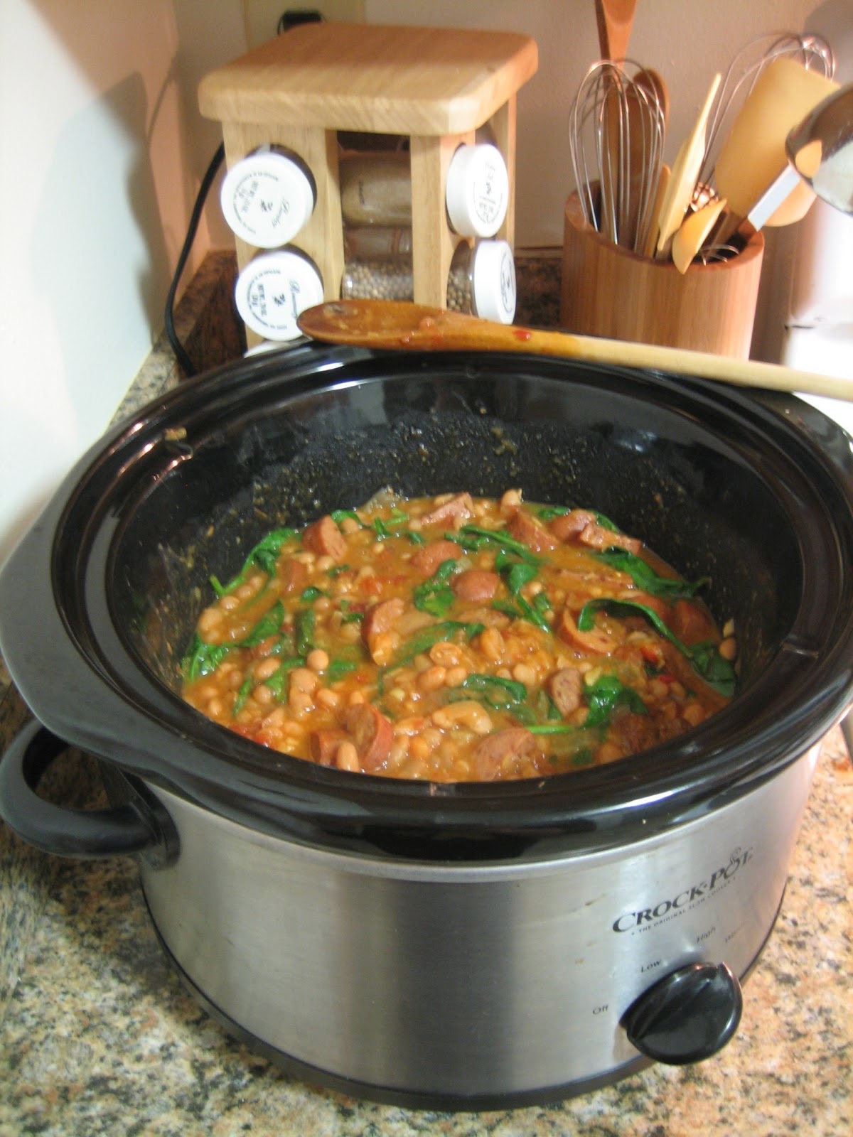 Baking, domesticity, and all things mini Slow cooker white bean and