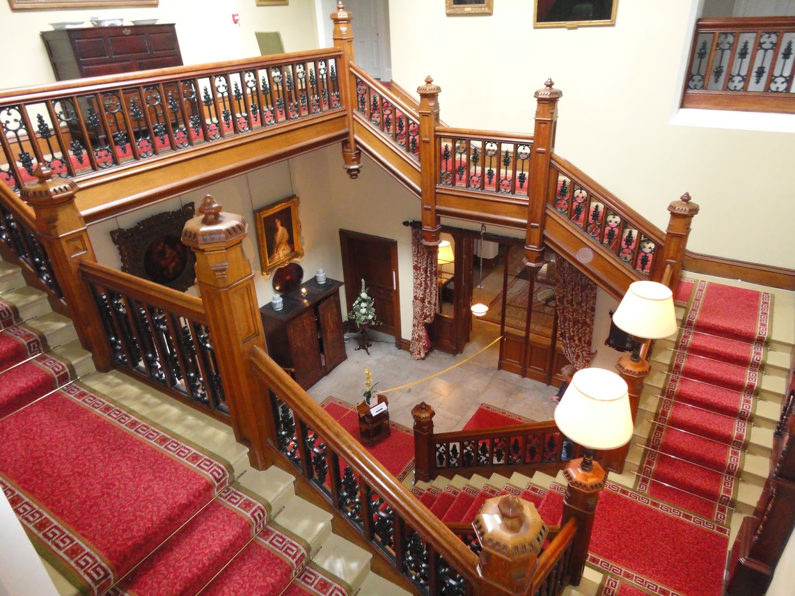 Roj Fashion & Lifestyle / Clubbing & Car Tunes The Heath House Off