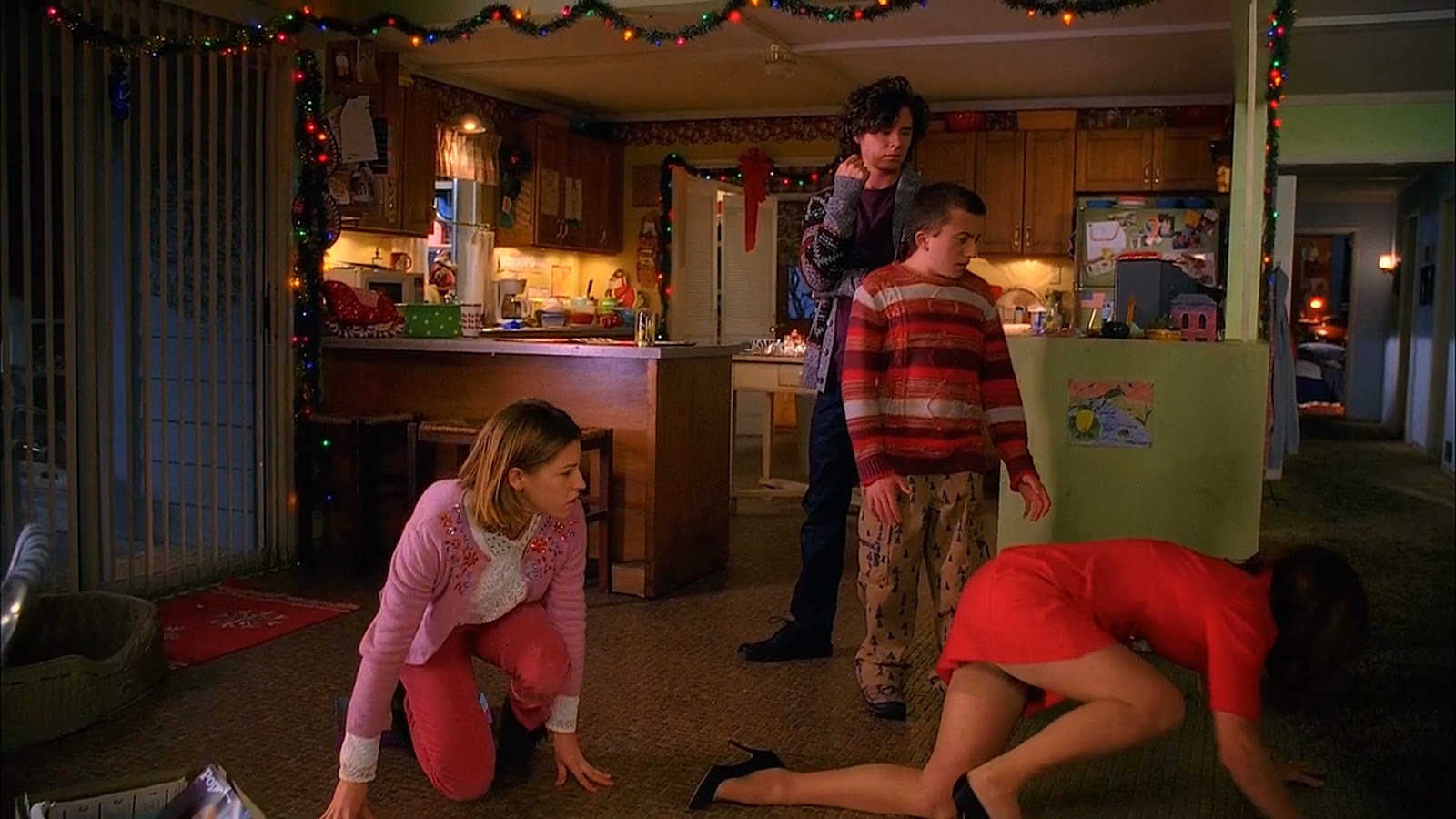Patricia Heaton - The Middle S07Ep10 leggy, top of tights.