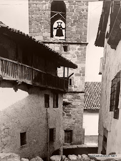Candelario Salamanca detras de la torre