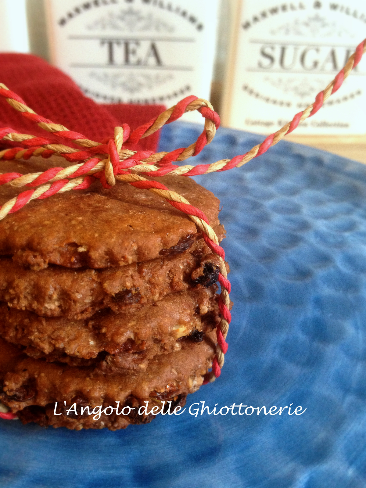 wellness cookies con farina integrale, mandorle, cacao e bacche di goji