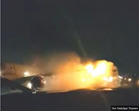 Shocking Video Shows Passenger Plane on Fire After Wing is Torn Off in Horrifying Accident on Runway (Watch)