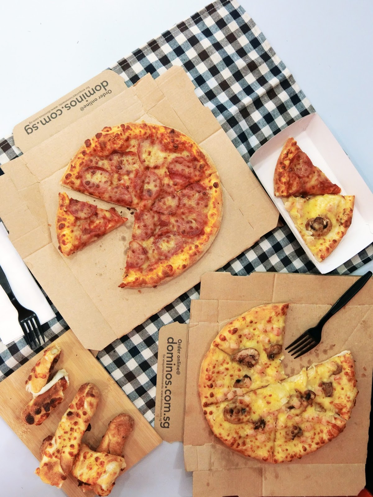 Domino's Cheesy Mozzarella Stix! VIVIANTIAN'S