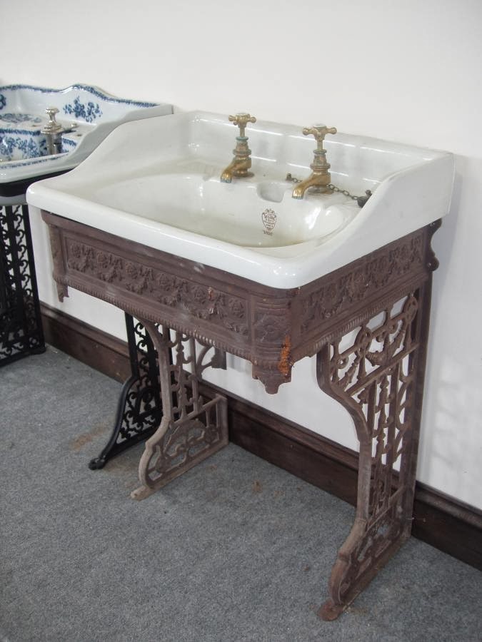 David Dangerous Traditional Basin Washstand