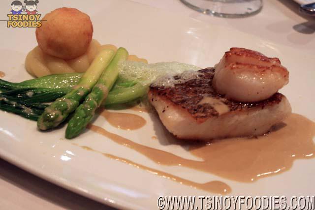 fillet of halibut with sauteed scallops