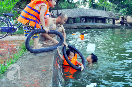Nghi he, tre nho no nuc tam mat, dua nghich duoi ao lang nghin nam tuoi tai Thu do - Anh 3