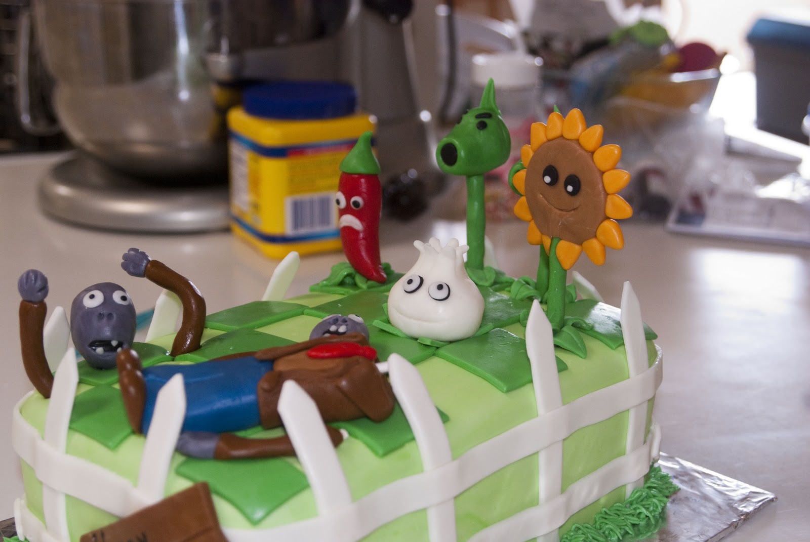 Michelle's Cakes: Plants vs Zombies