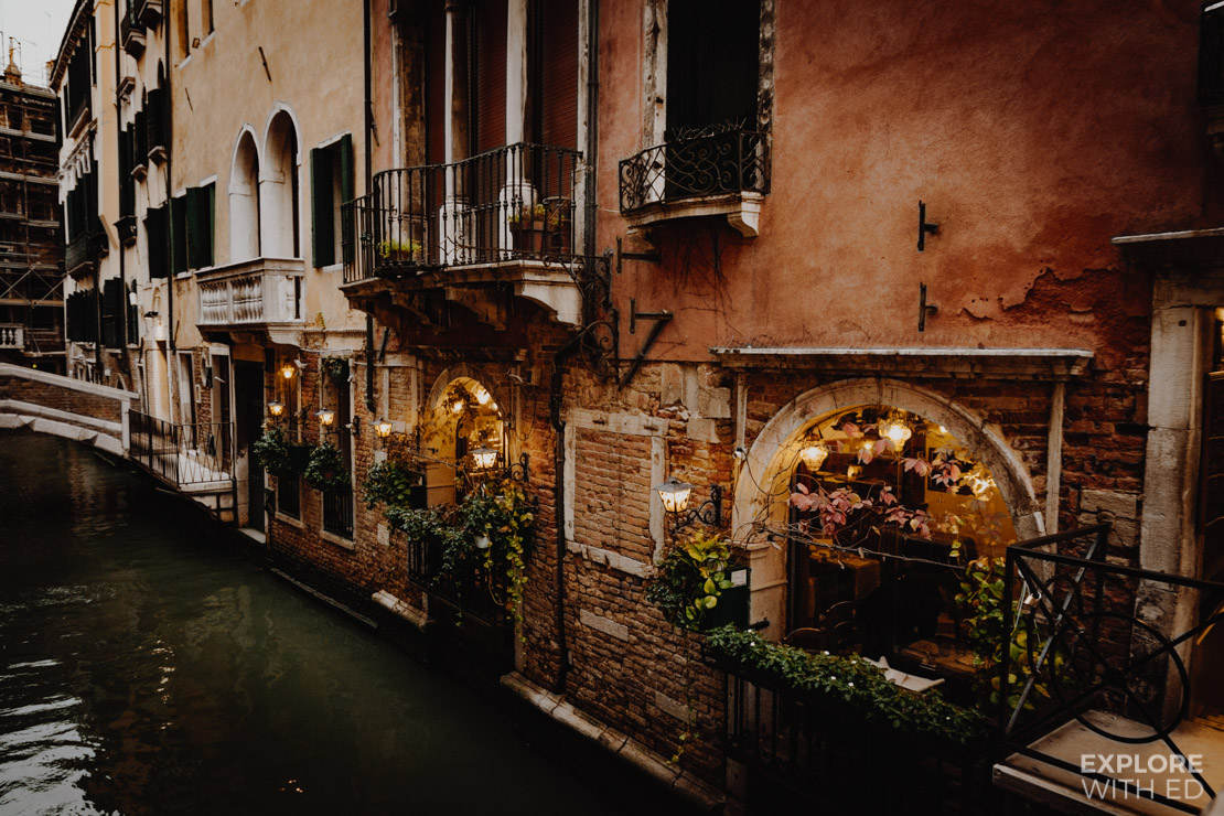 Waterside cafes and places to eat in Venice