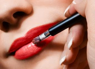 cómo me puedo pintar los labios rojos - colores bonitos para pintarse los labios - consejos demaquillaje labial - ideas para pintarse los labios bien bonitos, como me pinto los labios sensuales y bonitos - labios rojos bonitos