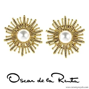 Kate Middleton Jewelry Oscar de la Renta Pearl Sun Star Button Earrings