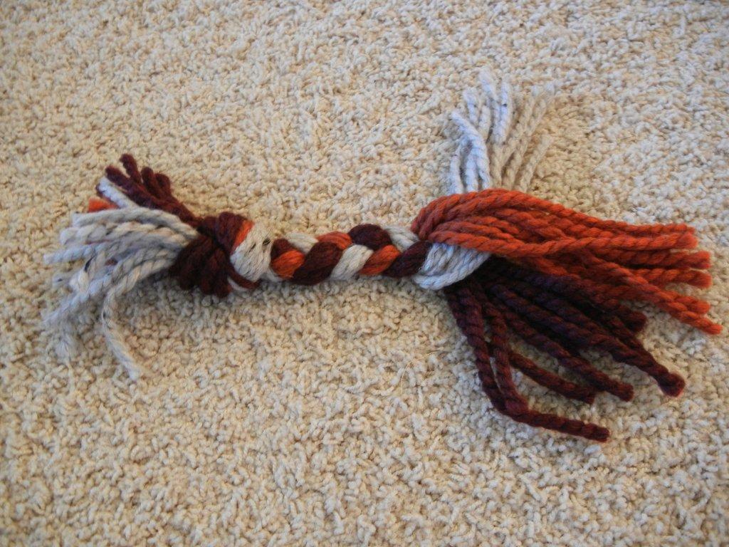 Crafty Mojo Project Easy yarn pull toy for dogs