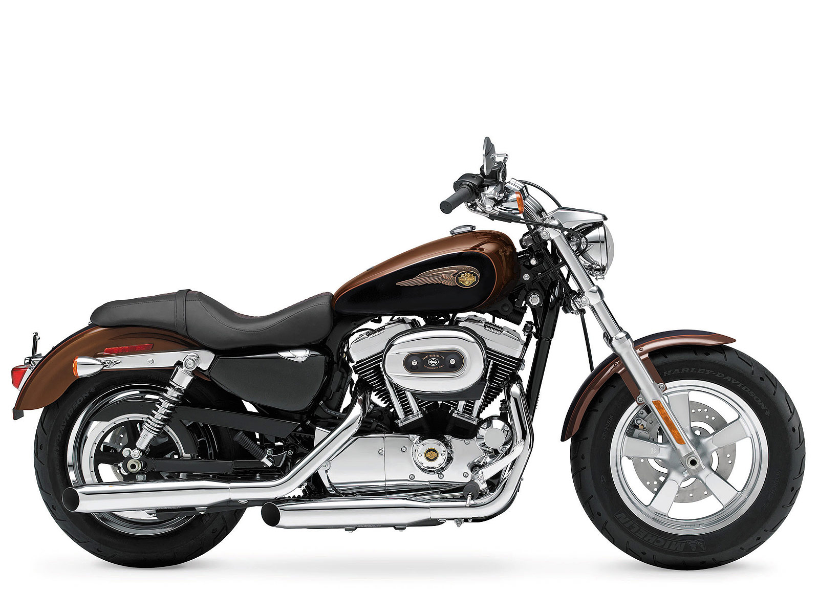 2013 HarleyDavidson XL1200C Sportster 1200 Custom Review, Key 