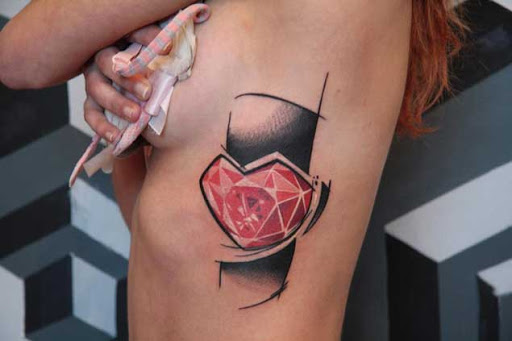 Esta forma de coração de diamante cor-de-rosa