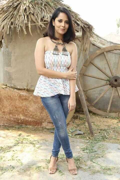 Hot Feature Stunning Heroines Raise the Heat Photos