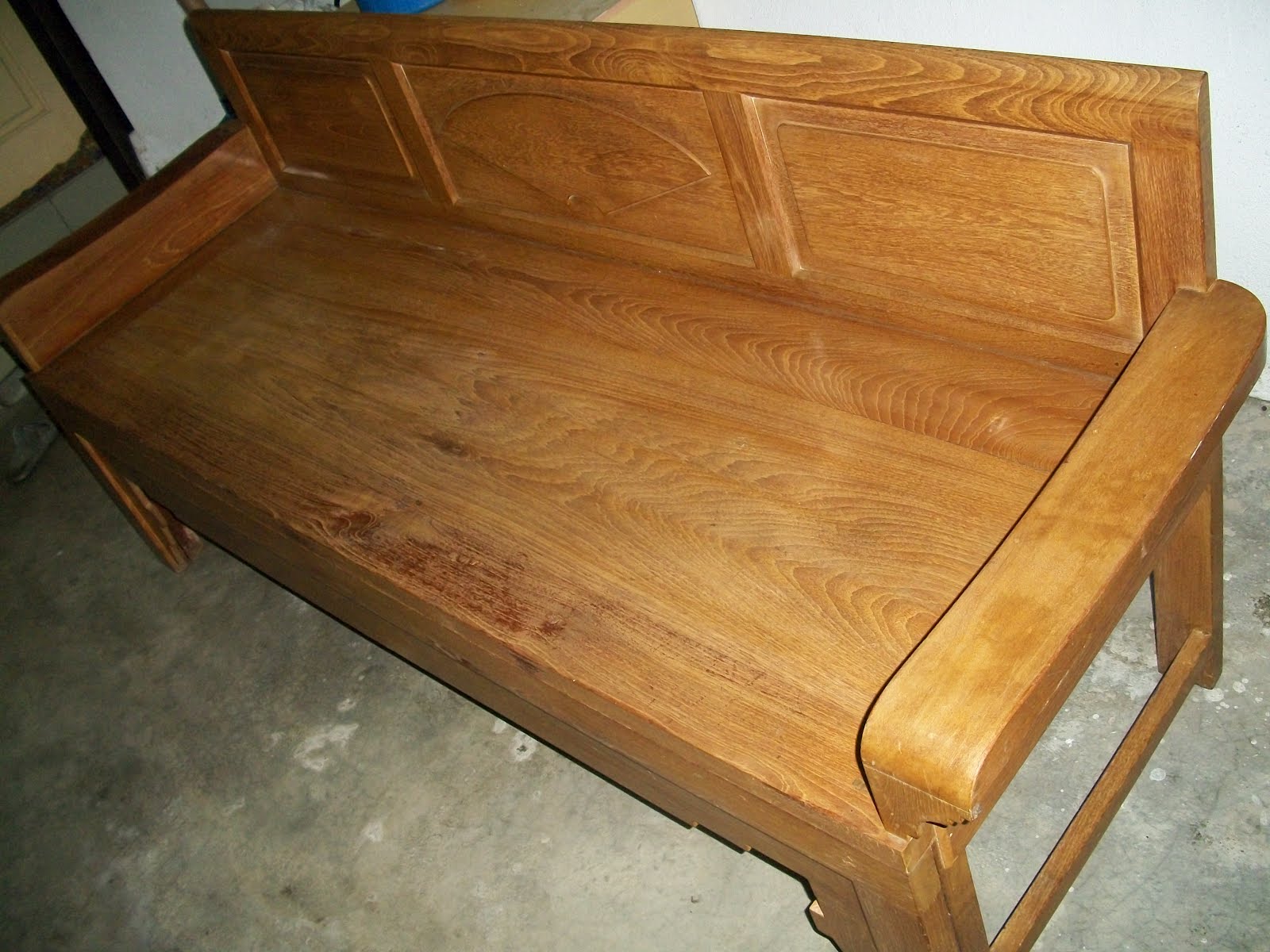 collectible items Sofa  kayu  jati lama  katil siang 