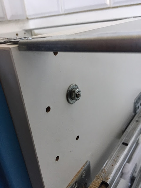 fixation caisson metod ikéa