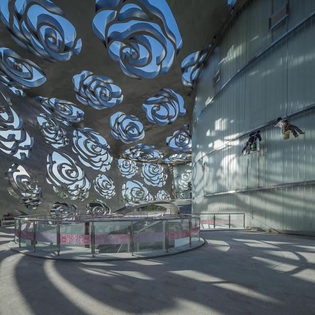 The museum is billed as the world's first to be entirely dedicated to roses / Xiao Kaixiong