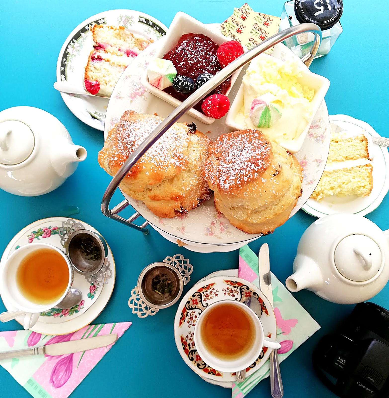 За каквото и да е: Английски чай - не точно в пет часа и не точно в Англия