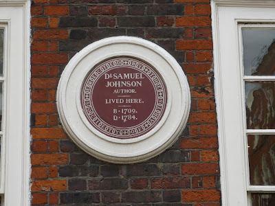 Plaque outside Dr Johnson's house in Gough Square