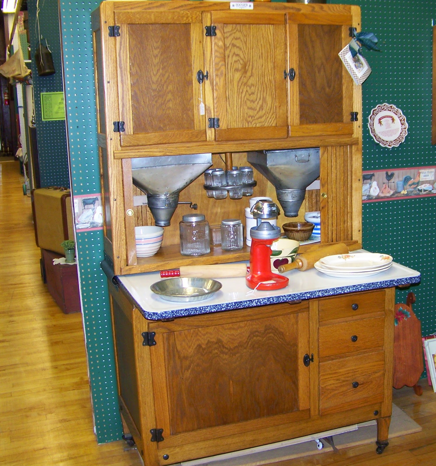 Furniture Knowledge HOOSIER CABINET CABINET PARTS CABINET PULLS furniture-knowledge-hoosier-cabinet-cabinet-parts-cabinet-pulls