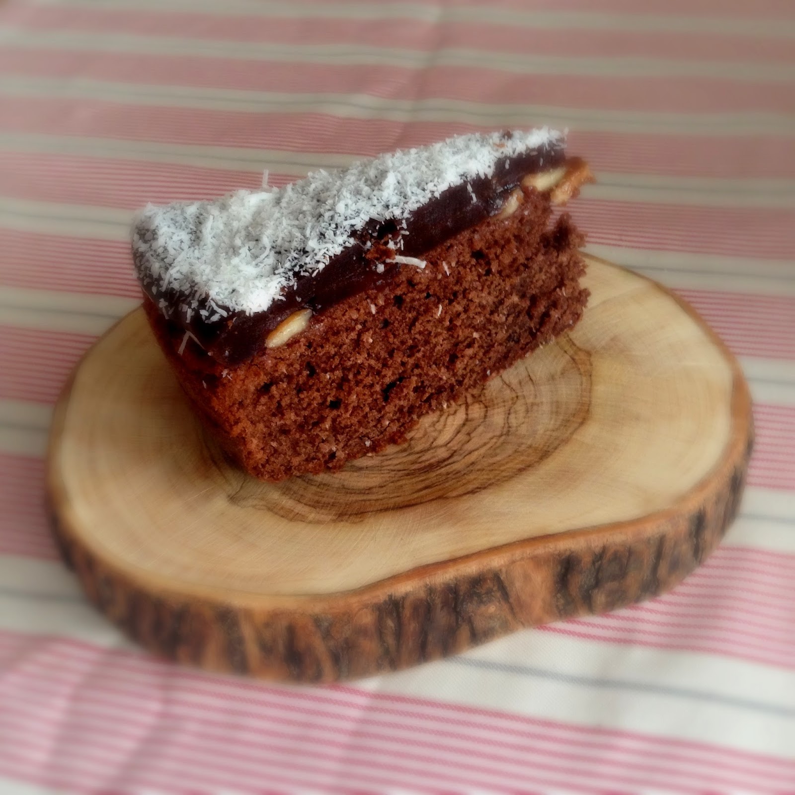 Hindistan Cevizli Muzlu Kek Deniz Usulü