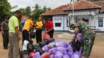 Sadar Sampah, Adakan Gerakan Pungut Sampah