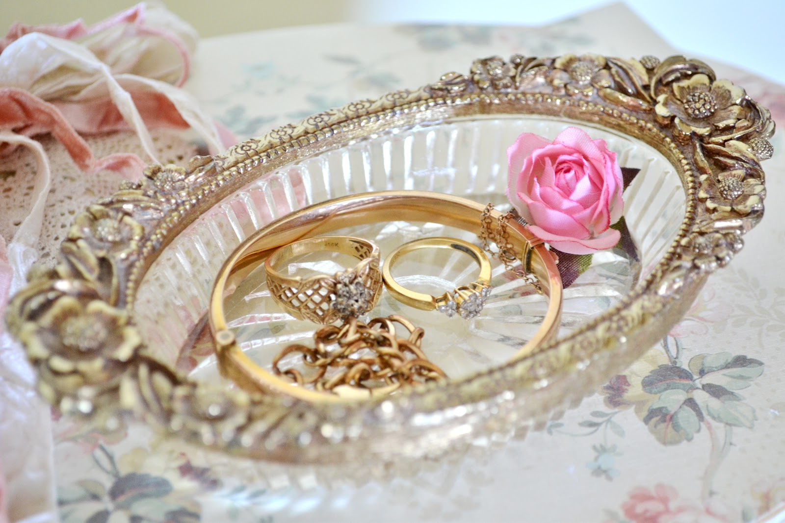 Jennelise: Vintage Accessories