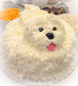 #synttärikakku #birthdaycake #shapecake #whitecake #dogcake #koirakakku