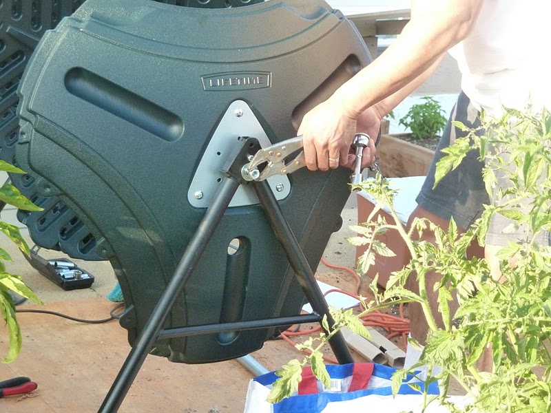 Gidget's Garden: Lifetime compost tumbler assembly