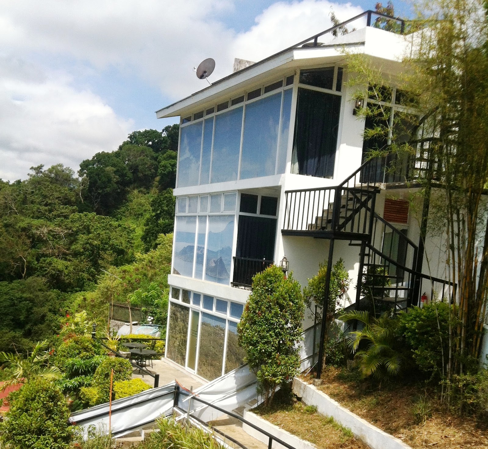 Go, Taste, Blog! Captivating view at Casa Alegria