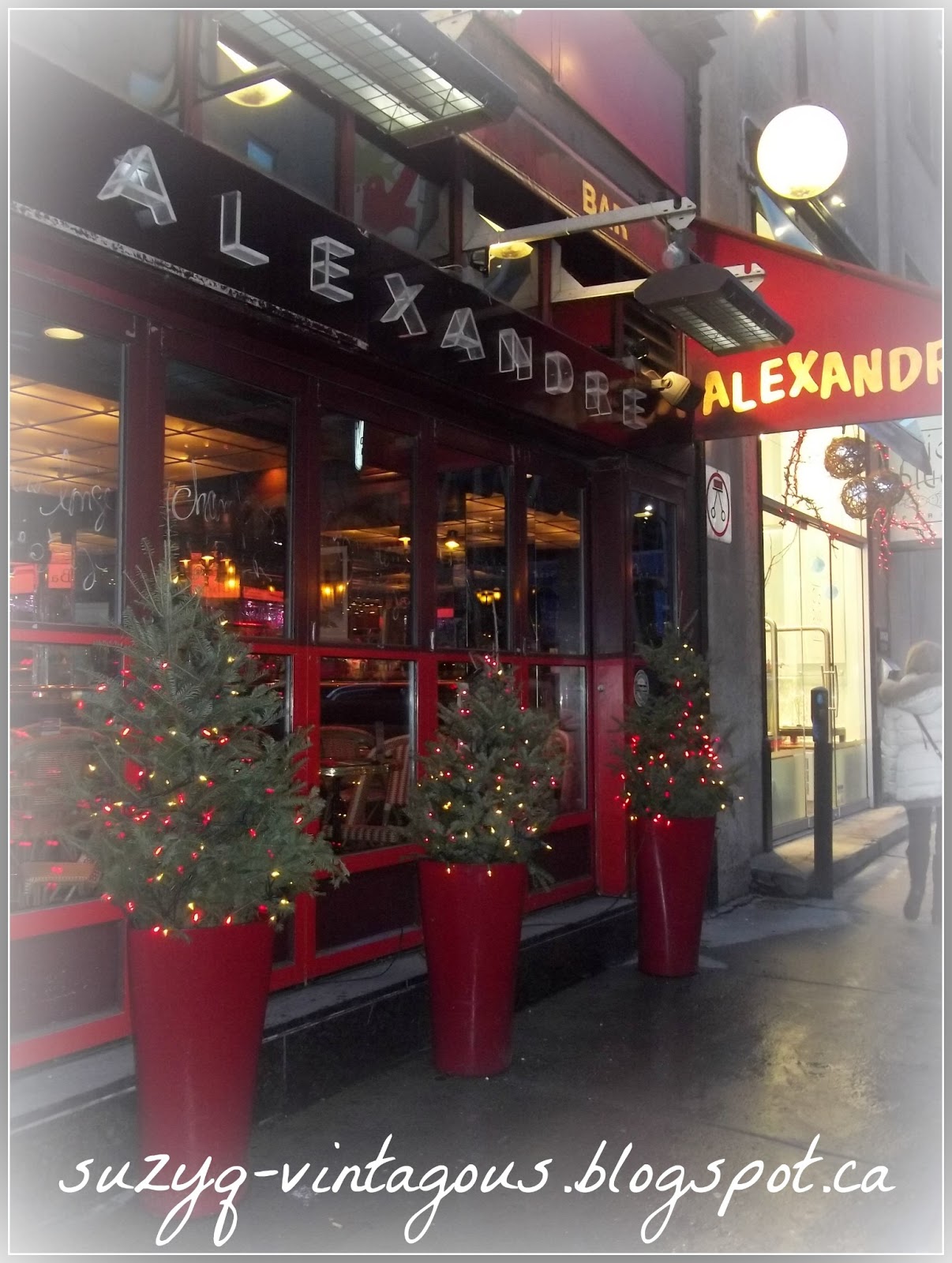 simply vintageous&hellip;by Suzan: It's ( STILL ) Christmas time in the city