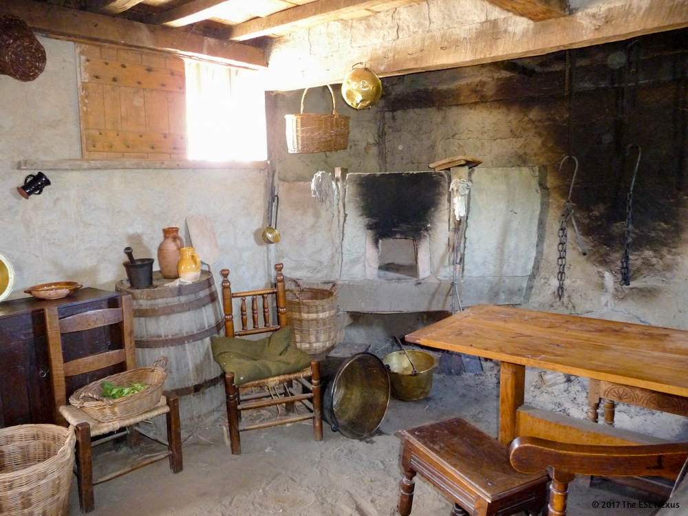 Compare and Contrast the Pilgrim and Wampanoag Cultures with these