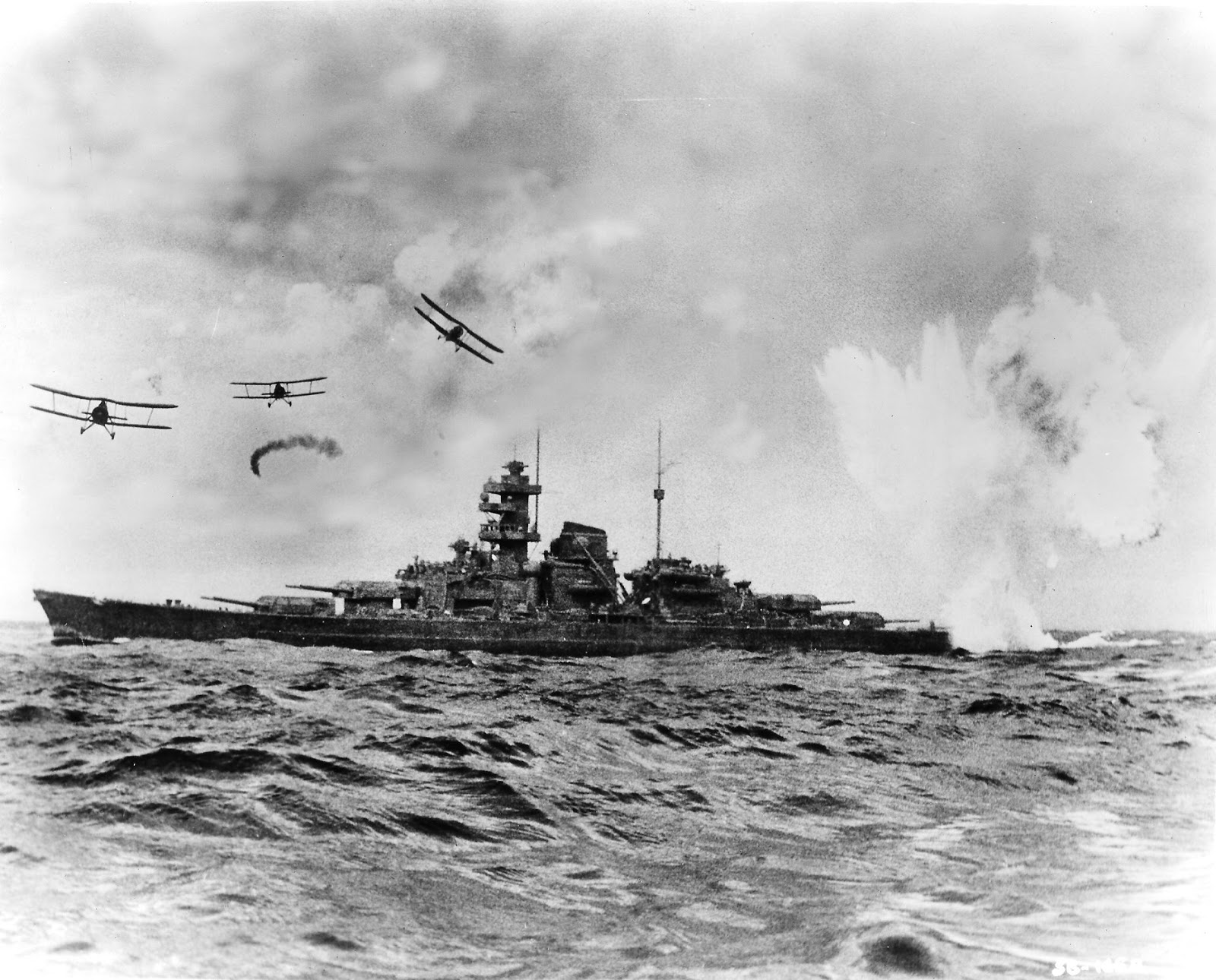 Model Ships In The Cinema Sink The Bismarck 1960