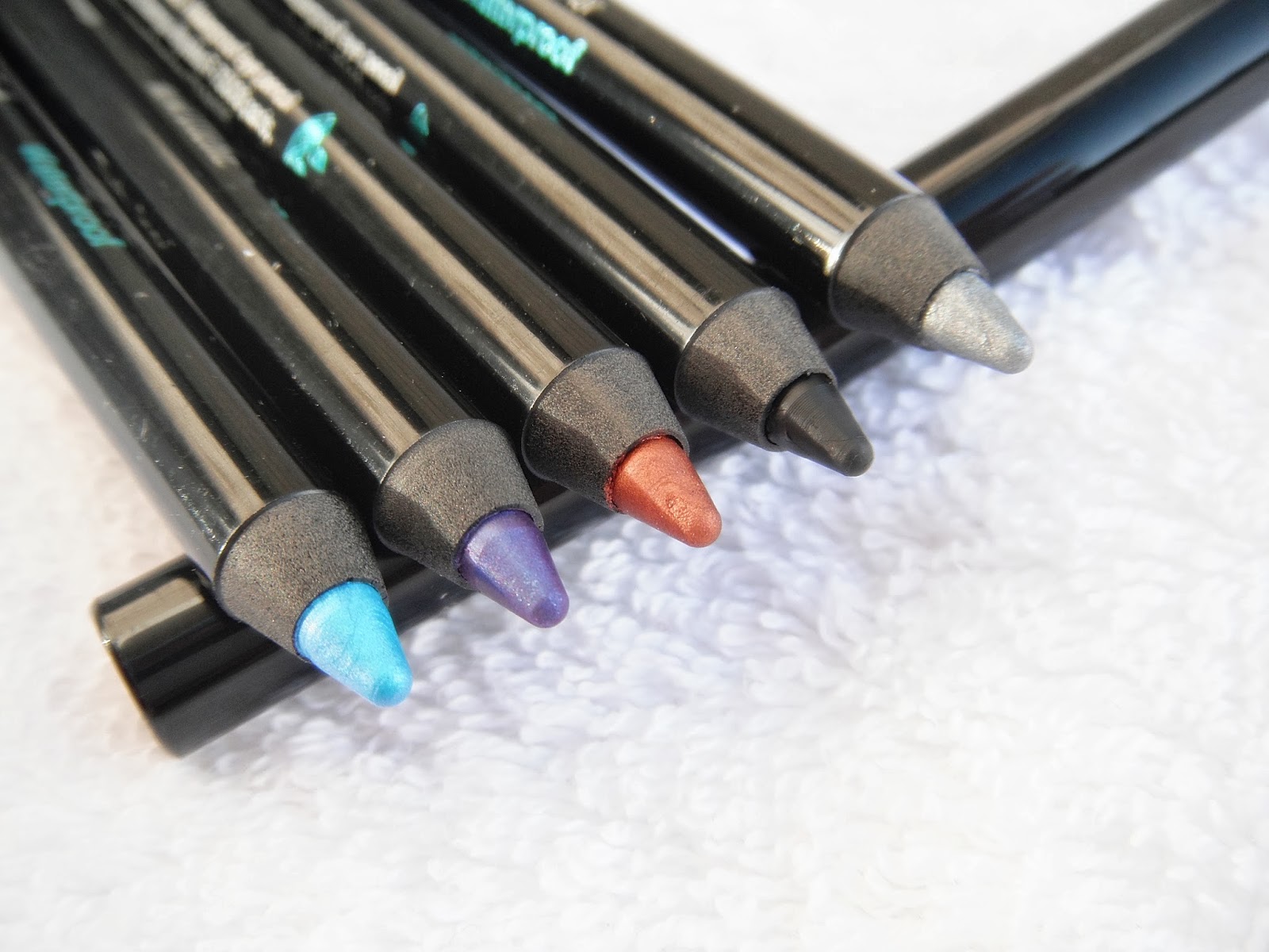 как выдвинуть гелевый карандаш для глаз. гелевый карандаш вивьен сабо. мейбелин тату лайнер карандаш для глаз 920. карандаш каял вивьен сабо. как выдвинуть гелевый карандаш для глаз.