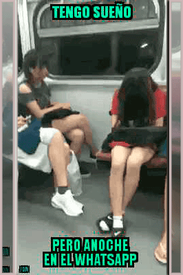 Mucho Sueño por trasnochar con el celular. gif