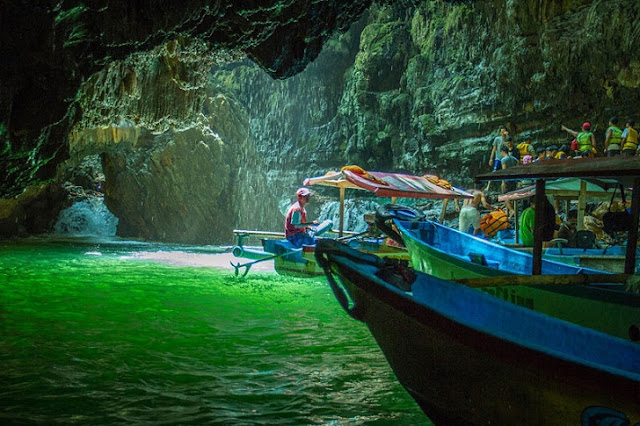 5. Green Canyon - Cukang Taneuh - Pangandaran 5. Green Canyon - Cukang Taneuh - Pangandaran