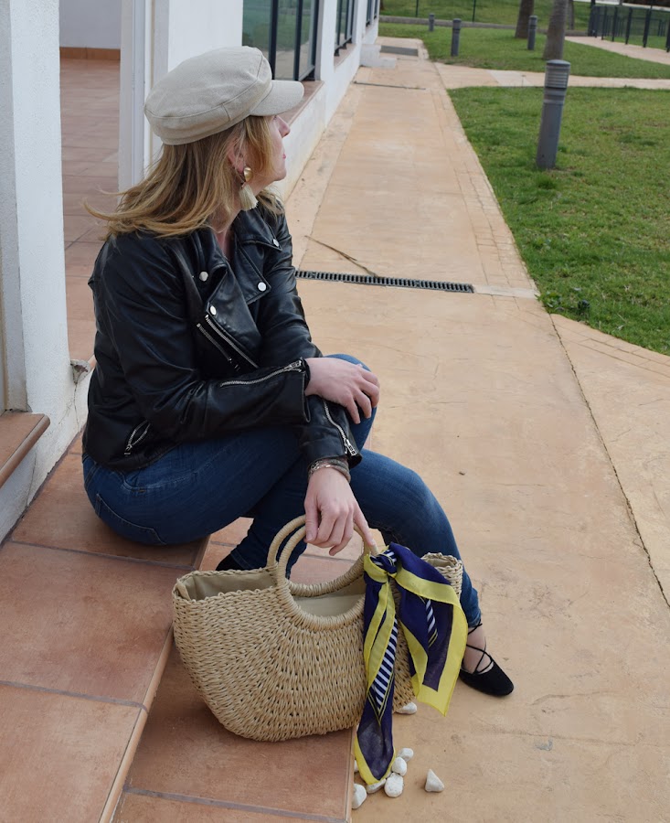 Biker y gorra look primavera 8