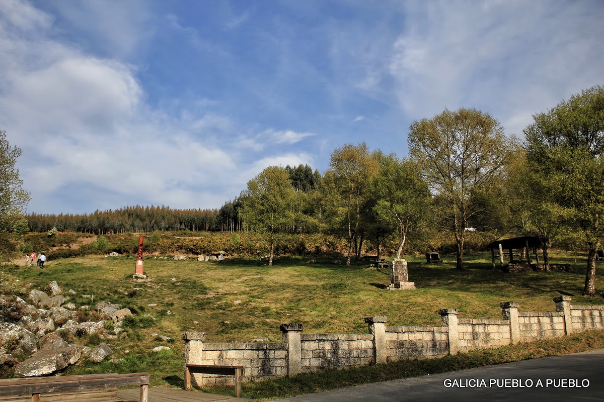 GALICIA PUEBLO A PUEBLO PEDREGAL DE IRIMIA, MEIRA