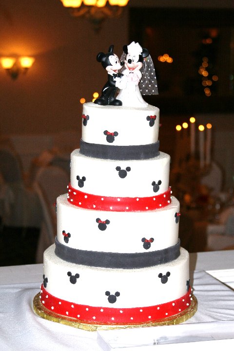 Disney_Wedding_Cake_by_SLeopardCub+%25281%2529