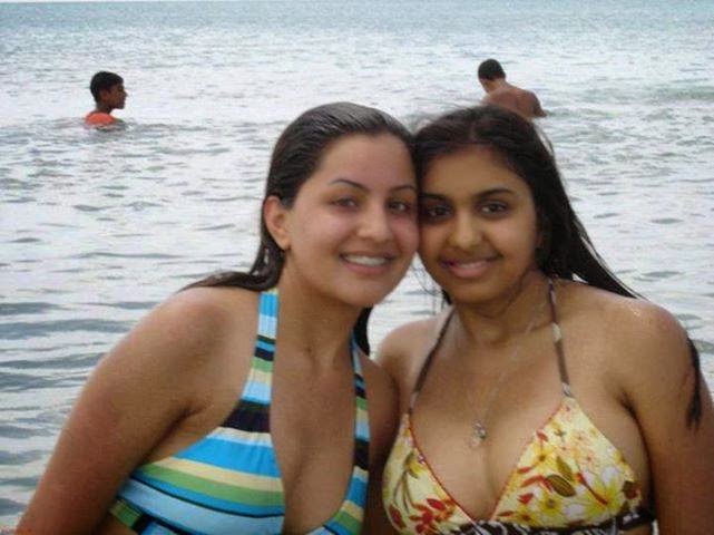 Mumbai Desi Hot Girls On Beach In Bikini Hd Pictures -4737